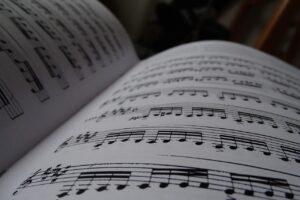 partition, music, melody, ranges, scope, musical, open book, instruments, instrument, arpeggio, method music, notes, double eighth notes, treble clef, solfeggio, conservatory, macro, scope, arpeggio, arpeggio, arpeggio, solfeggio, solfeggio, solfeggio, solfeggio, solfeggio, conservatory